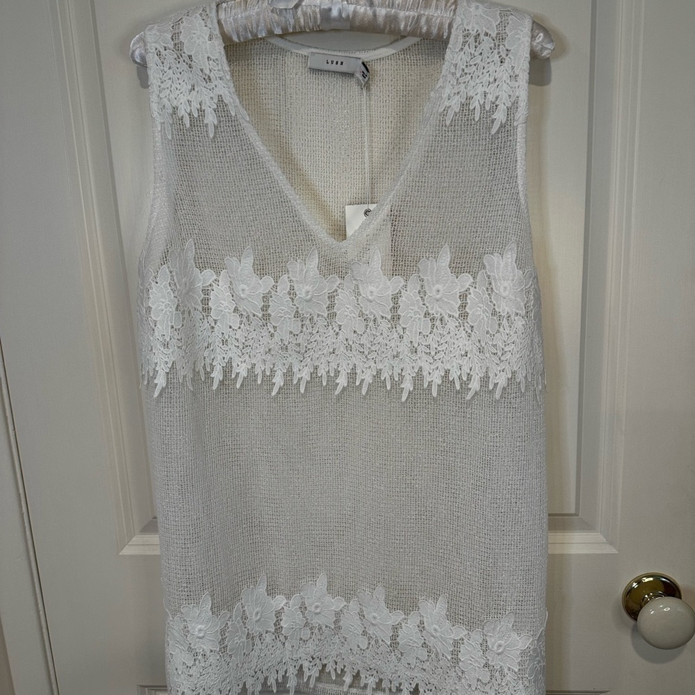 Lush Textured White Top